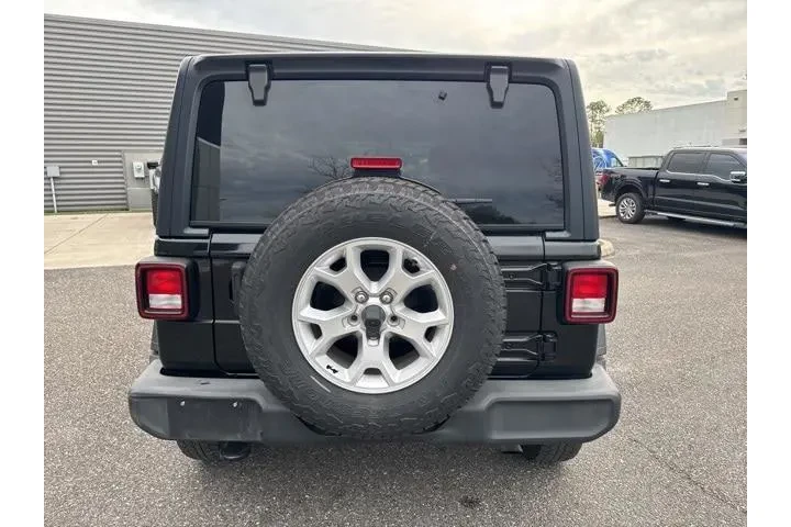 $27775 : Jeep Wrangler Unlimited 2021 image 4