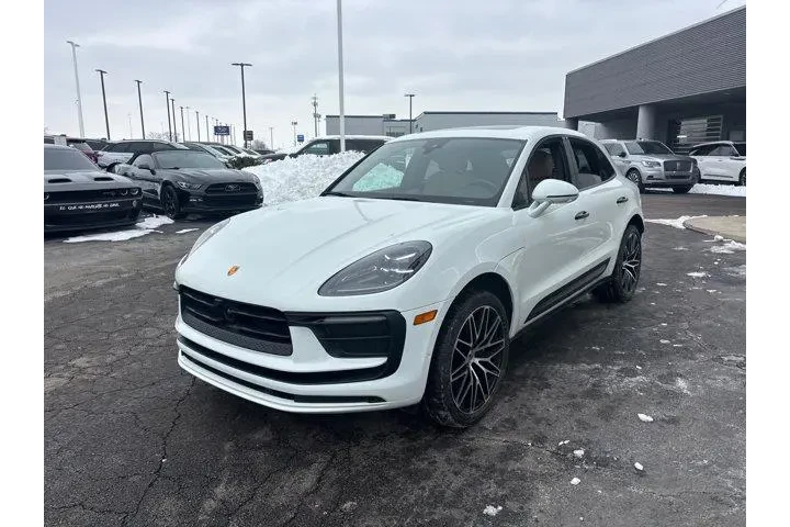 $39985 : Porsche Macan 2023 AWD T 4dr image 3