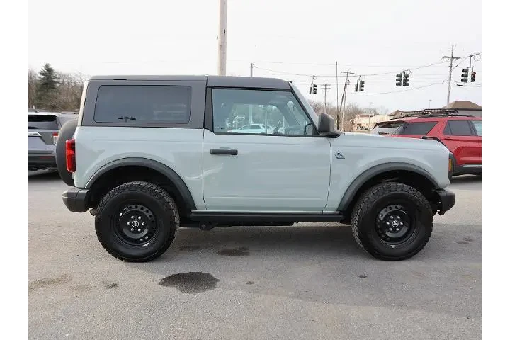 $34194 : Ford Bronco 2023 4x4 Black D image 8