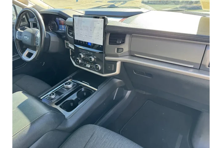 $38588 : Ford Expedition 2022 4x4 XLT image 5