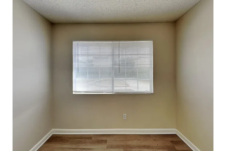 $1969 : Spacious 3-Bedroom Ready image 7