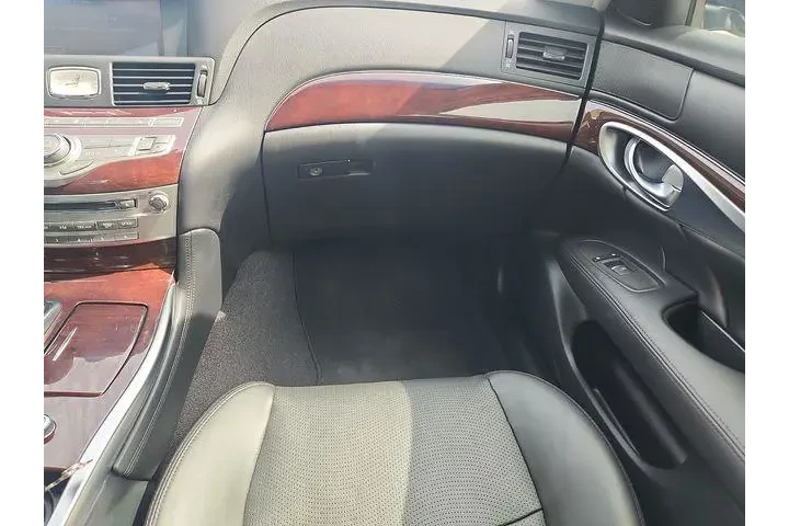 $15990 : INFINITI Q70 2015 AWD 3.7 4d image 10