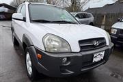 $4995 : 2005 Tucson LX thumbnail