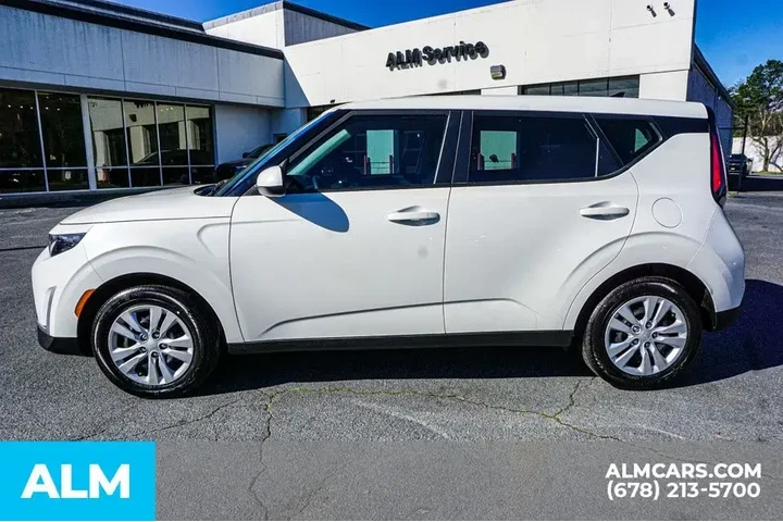 $17920 : Kia Soul 2025 LX 4dr Crossov image 6