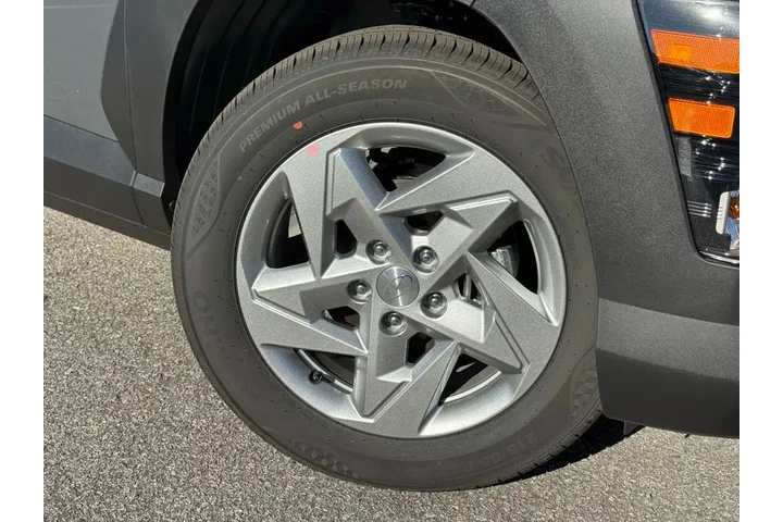 $25850 : Hyundai KONA 2026 SE 4dr SUV image 4