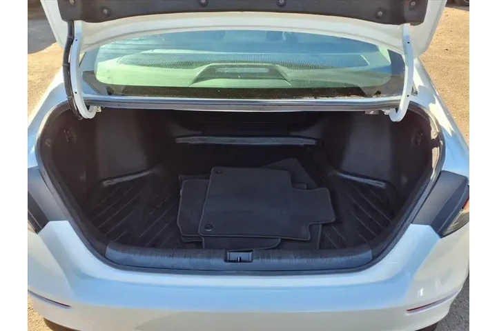 $23690 : Honda Accord 2024 LX 4dr Sed image 6