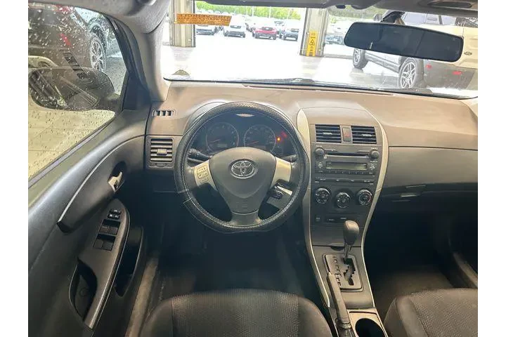 $9500 : Toyota Corolla 2009 S 4dr Se image 2