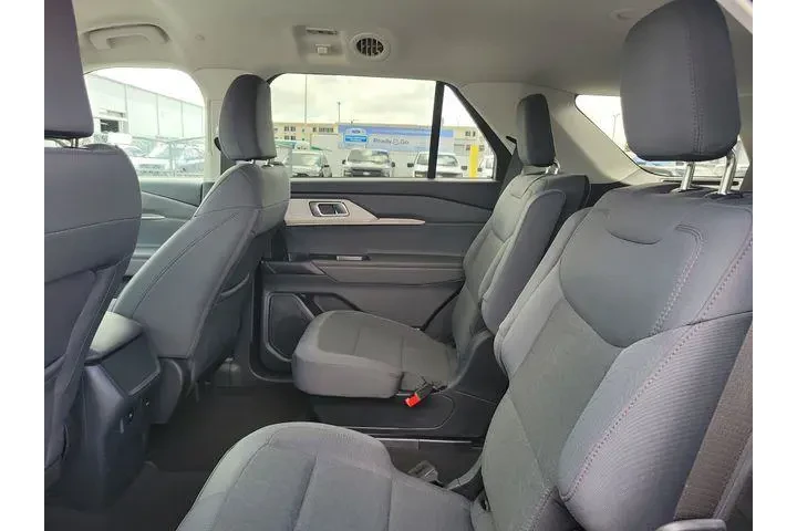 $35990 : Ford Explorer 2026 Active 4d image 6