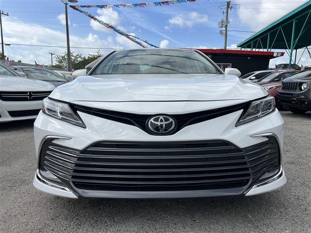 $2500 : TOYOTA CAMRY LE image 1