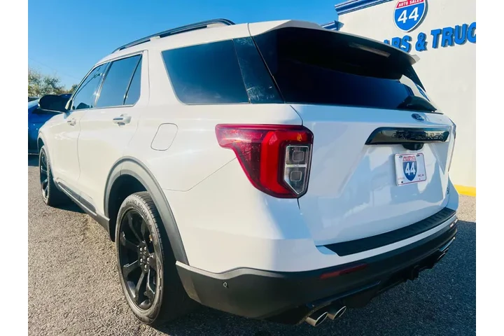 $25995 : 2020 Explorer ST AWD image 4