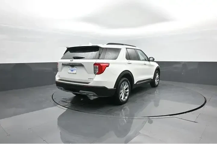$35412 : Ford Explorer 2024 AWD XLT 4 image 7