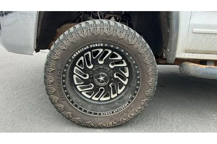 $39984 : GMC Sierra 2500HD 2016 4x4 S image 2