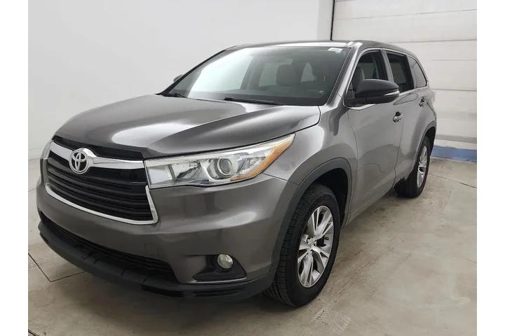 $19998 : Toyota Highlander 2015 LE 4d image 3