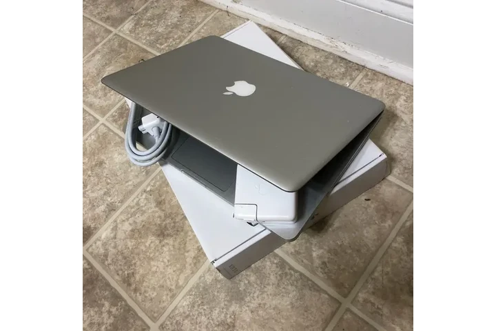 13" MacBook Pro image 3