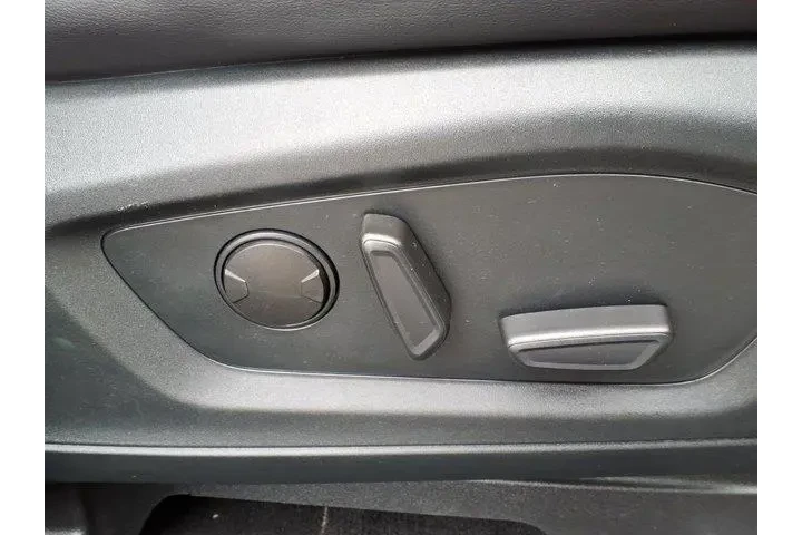 $22865 : Ford Explorer 2021 AWD XLT 4 image 7