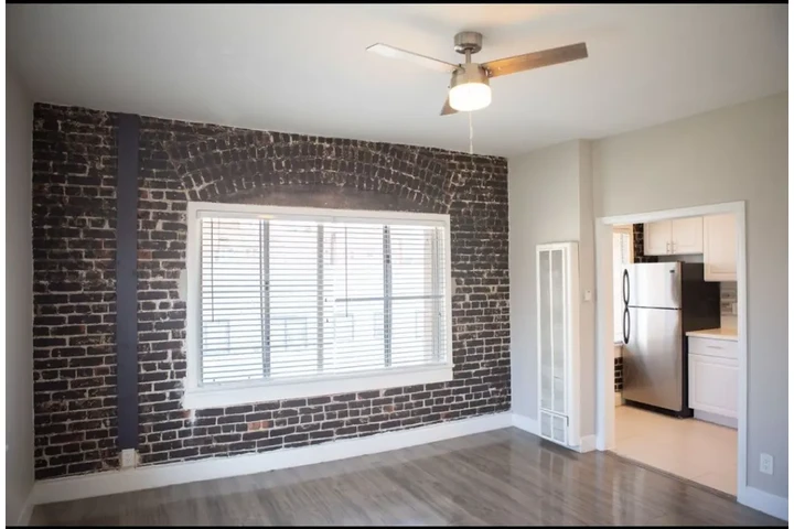 $1300 : Independence peaceful home image 7
