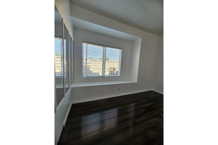 $820 : RECAMARA DE RENTA image 3