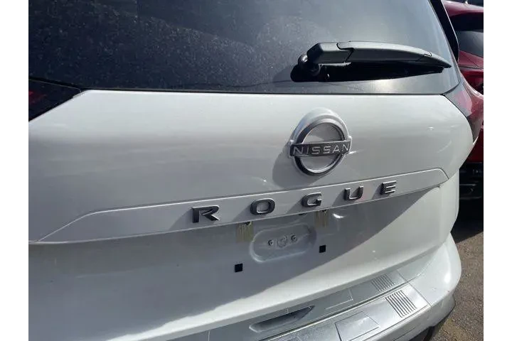 $27995 : Nissan Rogue 2026 SV 4dr Cro image 5