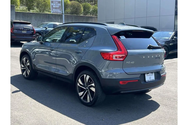 $31250 : Volvo XC40 2023 AWD B5 Plus image 6