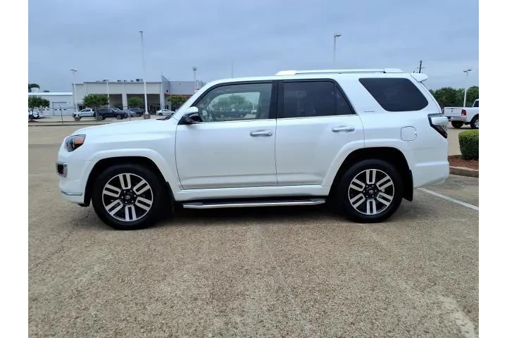 $39988 : Toyota 4Runner 2022 4x2 Limi image 2