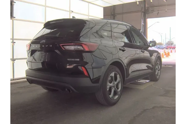 $21399 : Ford Escape 2025 ST-Line 4dr image 5