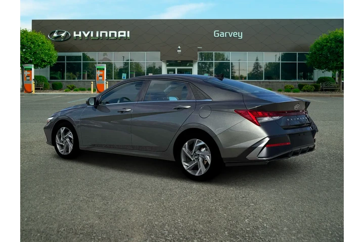 $23135 : Hyundai ELANTRA 2025 SEL Con image 4