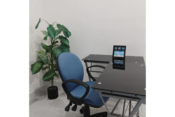 $4500 : OFICINA DISPONIBLE image 2