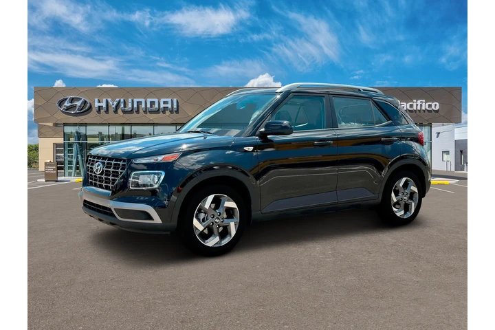 $23450 : Hyundai VENUE 2024 SEL 4dr C image 2