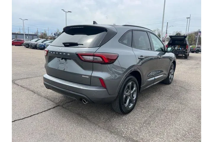 $22564 : Ford Escape 2024 AWD ST-Line image 4