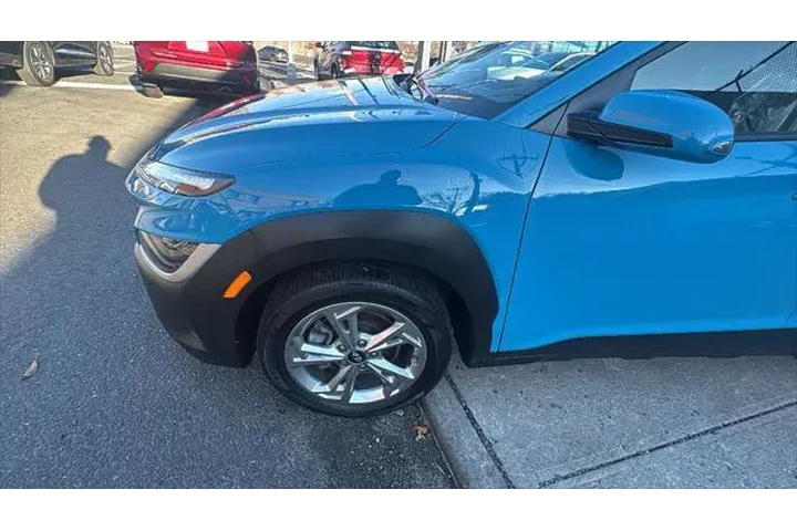 $18149 : Hyundai KONA 2023 AWD SEL 4d image 9