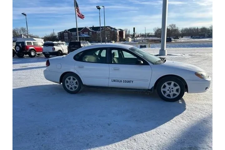 $3995 : Ford Taurus 2005 SE 4dr Seda image 4