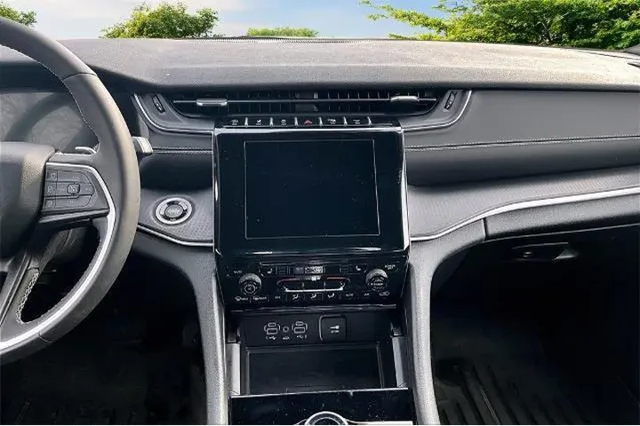 $33686 : Jeep Grand Cherokee 2024 4x4 image 6