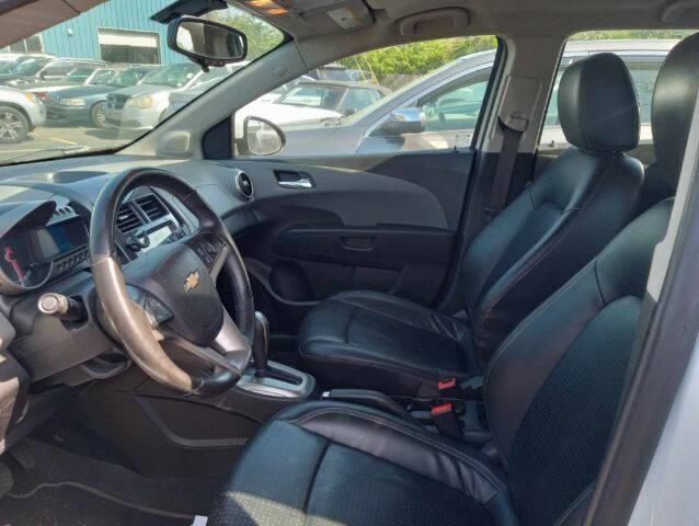 $8990 : 2016 Sonic LTZ Auto image 6