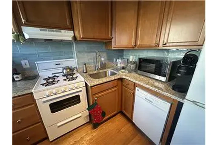 $2856 : Rental property with 1 bedro image 6