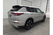 $25997 : Mitsubishi Outlander 2024 SE thumbnail