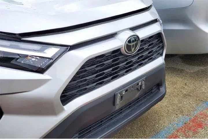 $26221 : Toyota RAV4 2024 AWD LE 4dr image 3