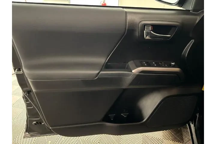 $26500 : Toyota Tacoma 2017 4x4 TRD P image 10