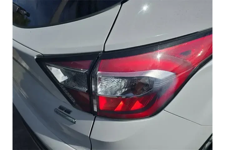 $8990 : Ford Escape 2018 SE 4dr SUV image 5