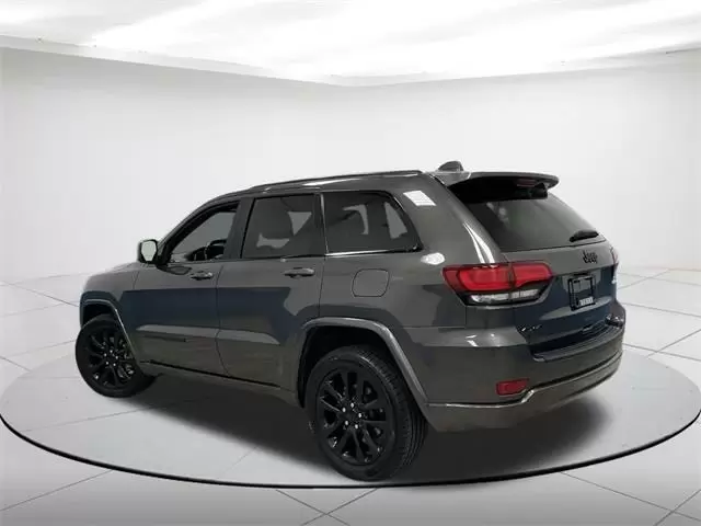 $25749 : Pre-Owned 2021 Grand Cherokee image 3