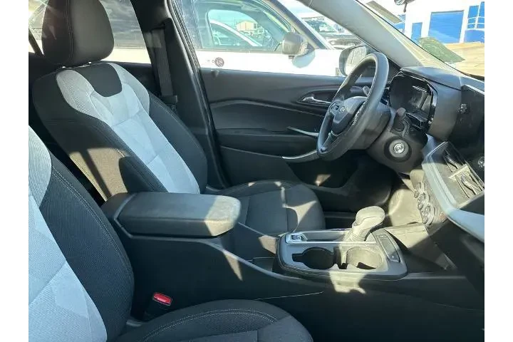 $22400 : Chevrolet Trax 2025 LS 4dr C image 3