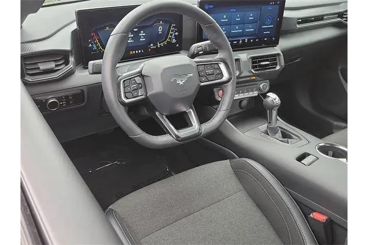 $31762 : Ford Mustang 2025 EcoBoost 2 image 6