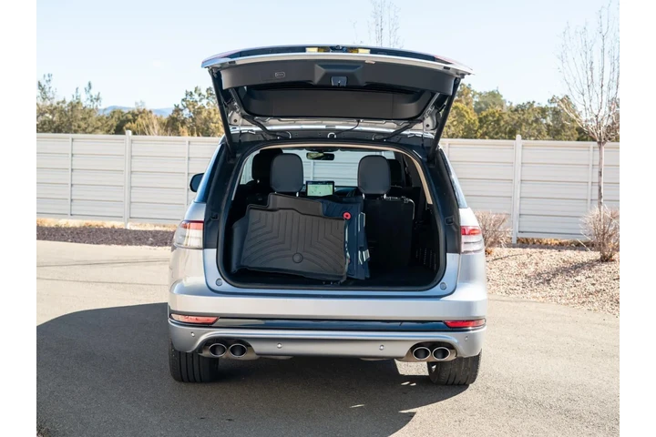 $61995 : 2024 Aviator Reserve image 6