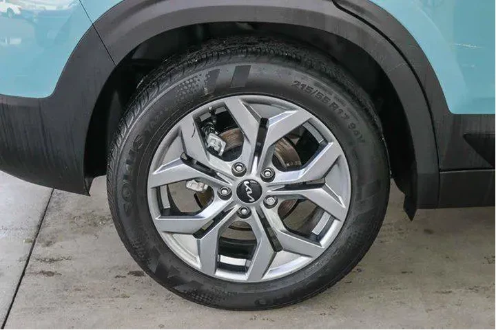 $19894 : Kia Seltos 2024 S 4dr SUV image 10