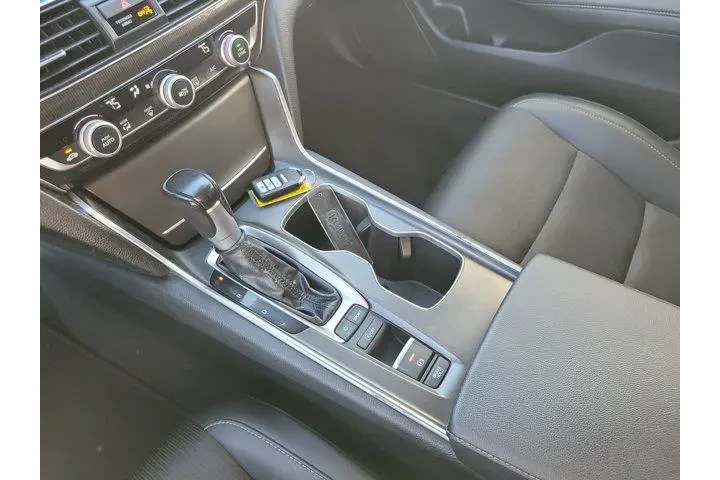 $22000 : Honda Accord 2021 Sport 4dr image 8