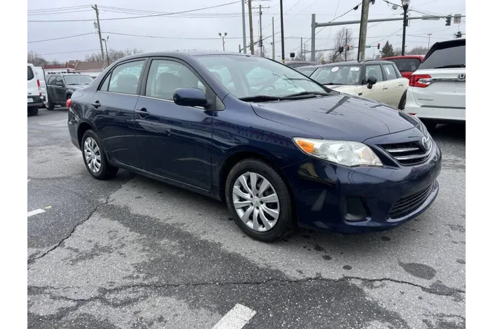 $8900 : 2013 Corolla LE image 4