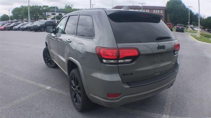 $22900 : PRE-OWNED 2019 JEEP GRAND CHE image 7