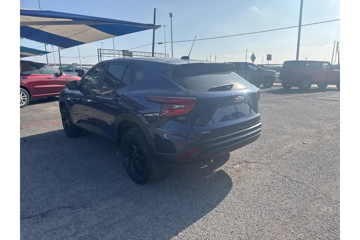 $19701 : Chevrolet Trax 2024 LS 4dr C image 7