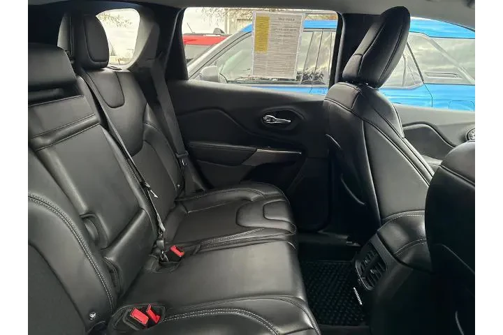 $13508 : Jeep Cherokee 2019 4x4 Latit image 3