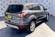 Used 2017 Escape SE FWD for s thumbnail