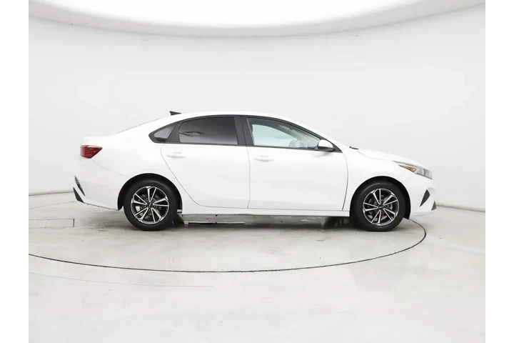 $16998 : Kia Forte 2022 LXS 4dr Sedan image 7
